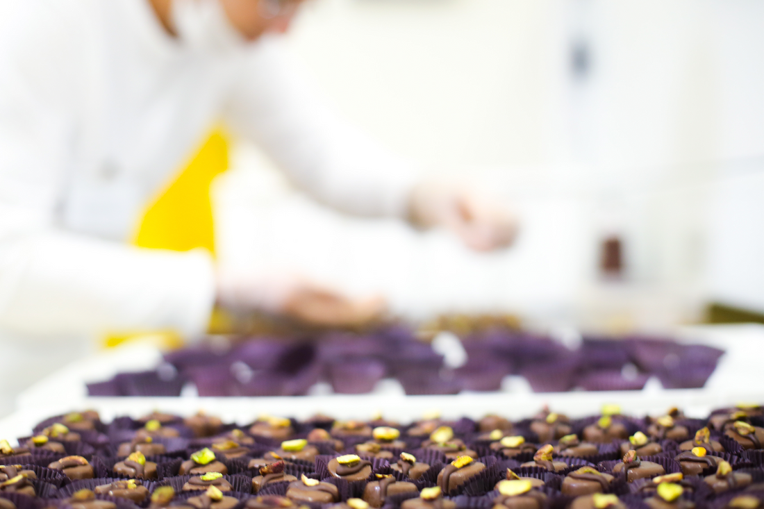 Descubra como é feito o chocolate