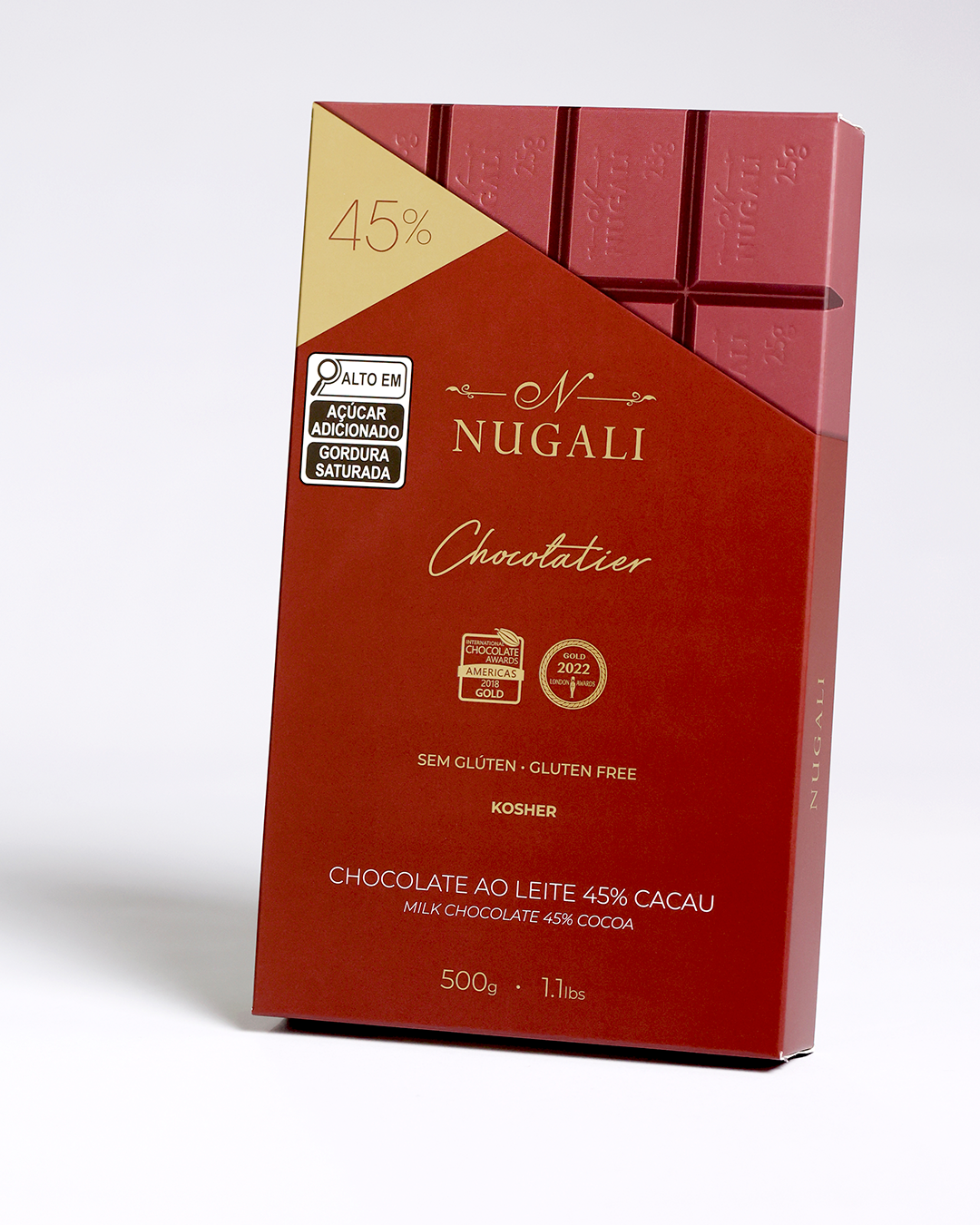 Chocolate ao leite cremoso e premiado, feito com cacau brasileiro especial e leite catarinense, perfeito para receitas gourmet ou consumo direto.