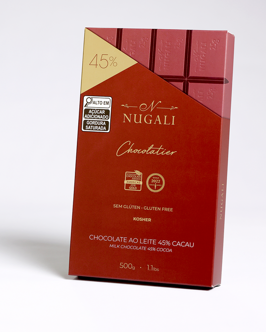 Chocolate ao leite cremoso e premiado, feito com cacau brasileiro especial e leite catarinense, perfeito para receitas gourmet ou consumo direto.