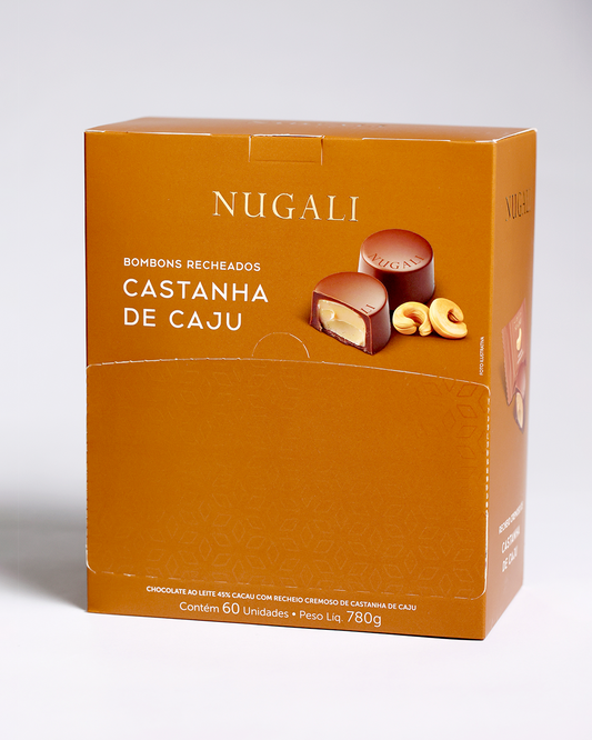 Caixa de bombons de chocolate ao leite premium com recheio cremoso de castanha de caju, sabor, qualidade e responsabilidade em cada detalhe.