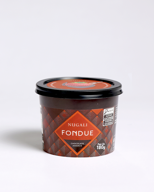 Fondue de Chocolate Amargo 60% Cacau é rico em flavonoides e com alto teor de cacau. Além disso, é uma escolha sem glúten, sem lactose, sem soja, gorduras trans e colesterol, garantindo sabor sem preocupações. Certificado Vegano e Kosher.