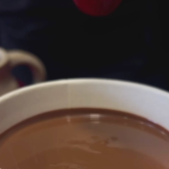 Feito com o chocolate mais premiado, é uma opção versátil para acompanhar frutas, biscoitos ou apreciar puro! Além disso, é livre de glúten, soja e gorduras trans, garantindo uma experiência saudável e saborosa. 