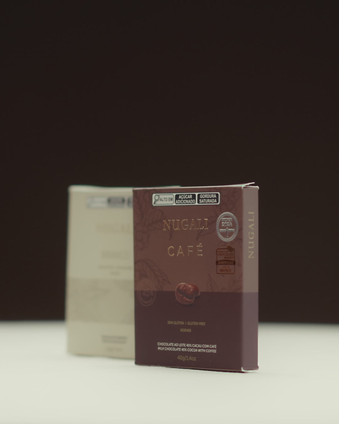 Chocolate ao leite premiado como o melhor das Américas com um sabor marcante do café.